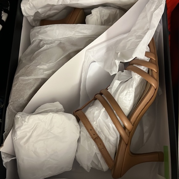 New With Box NATURALIZER Starla Strappy Sandal - Picture 10 of 10